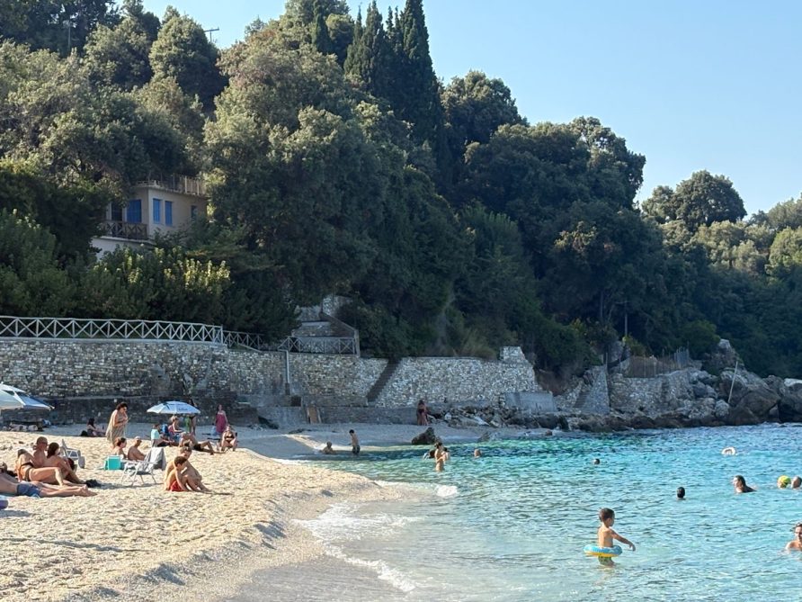 Παραλία Άγιοι Σαράντα